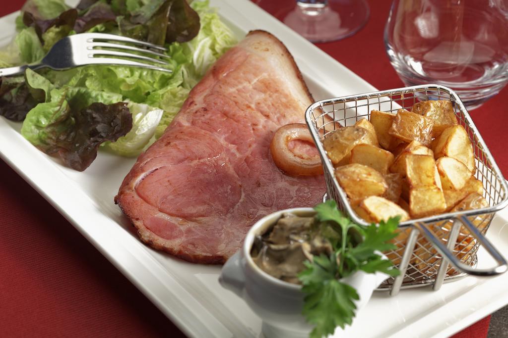 La Table De Gustave Otel Ornans Dış mekan fotoğraf
