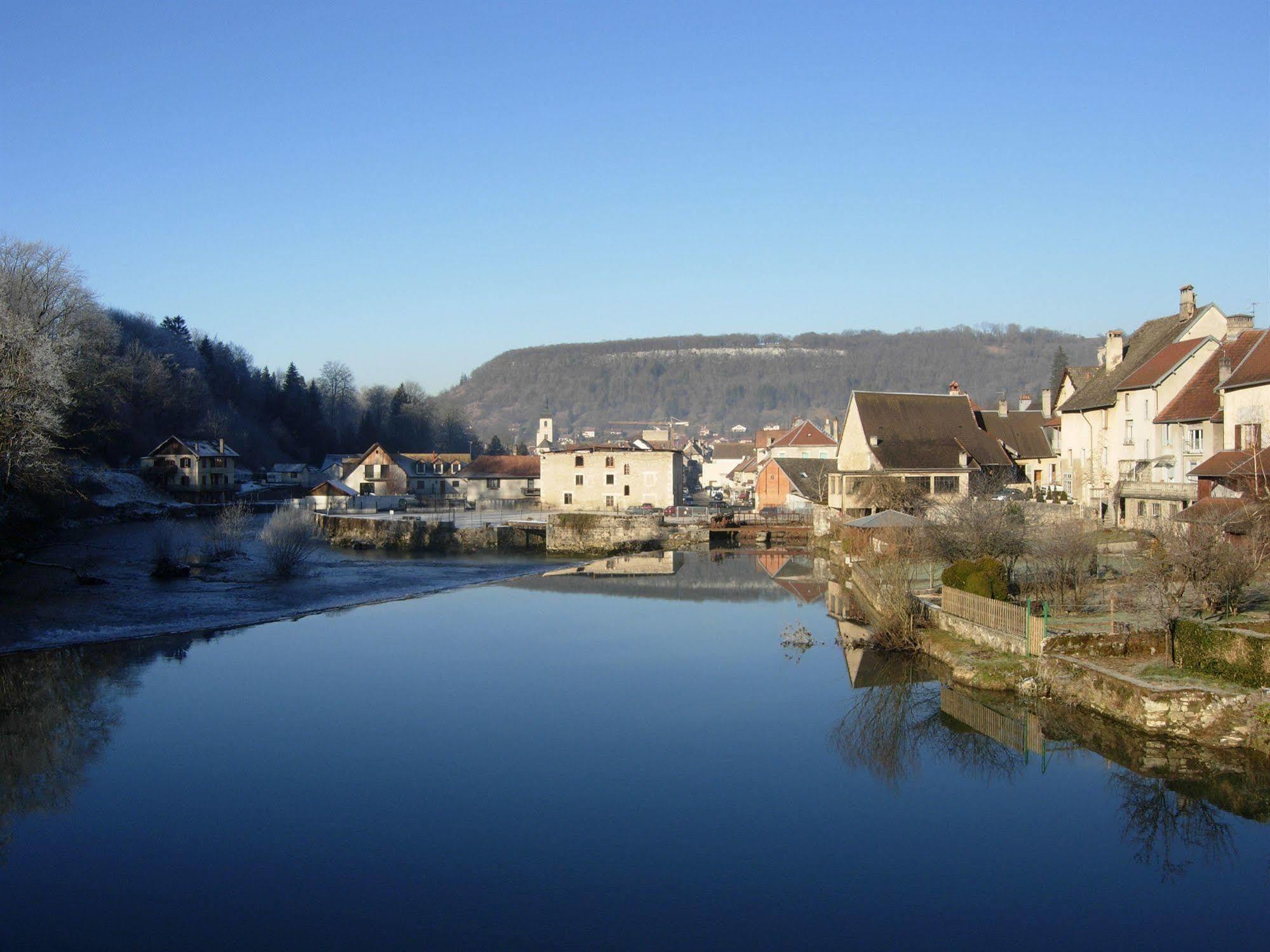 La Table De Gustave Otel Ornans Dış mekan fotoğraf